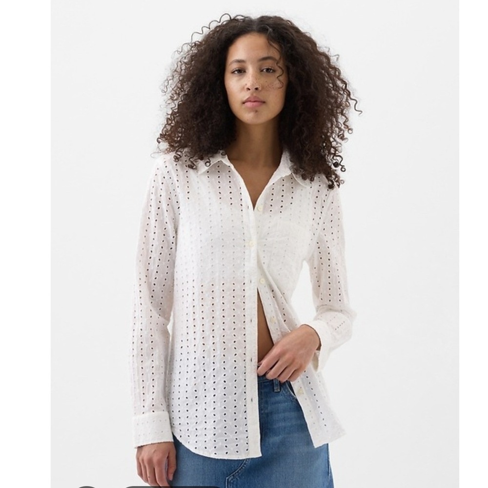 Gap Womens M Eyelet Easy Shirt White Long Sleeve Cotton Button Down Pocket